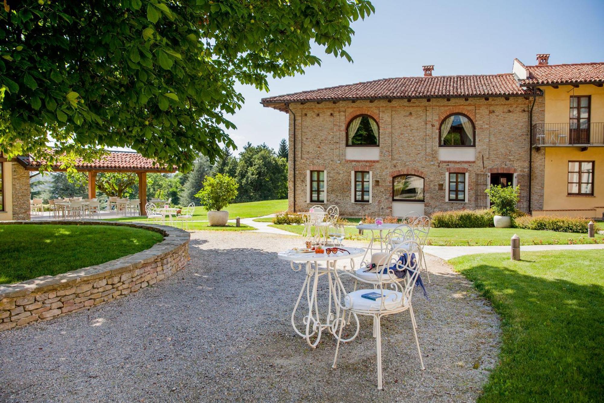 Relais Montemarino Hotel Borgomale Exterior photo